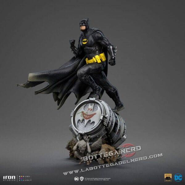 DC Comics - Statue 1/10 Batman Deluxe (Black Version Exclusive) 30cm - immagine 2