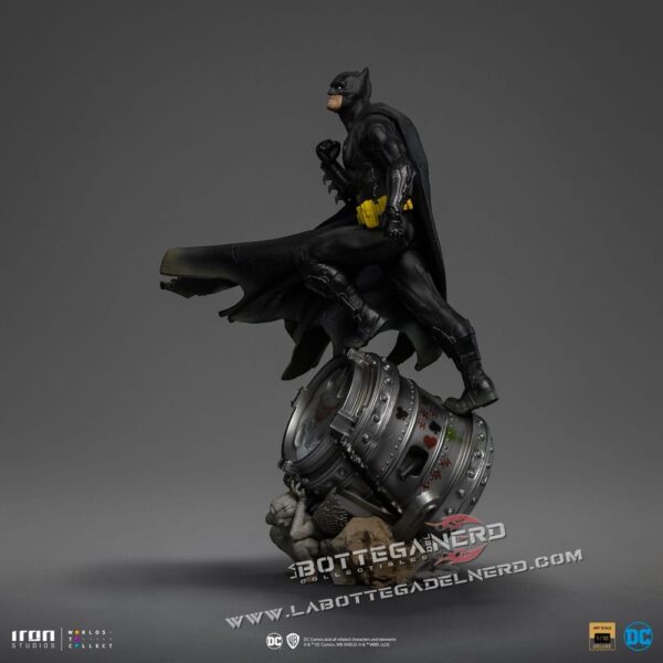 DC Comics - Statue 1/10 Batman Deluxe (Black Version Exclusive) 30cm - immagine 5