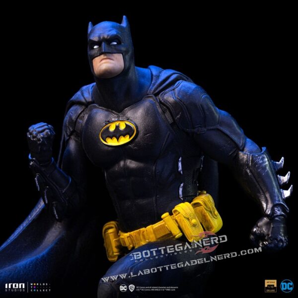 DC Comics - Statue 1/10 Batman Deluxe (Black Version Exclusive) 30cm - immagine 6