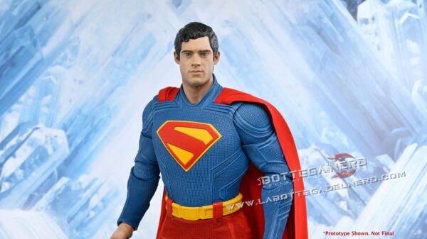 Superman (2025) - Action Figure 1/4 Superman 45cm - immagine 4