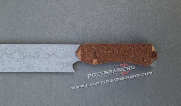 The Lord of the Rings - Uruk-hai Sword con pannello in legno - immagine 7