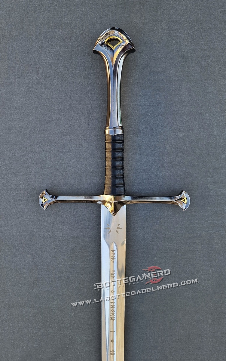 The Lord of the Rings - Anduril di Aragorn + Fodero e Pannello a muro - immagine 2